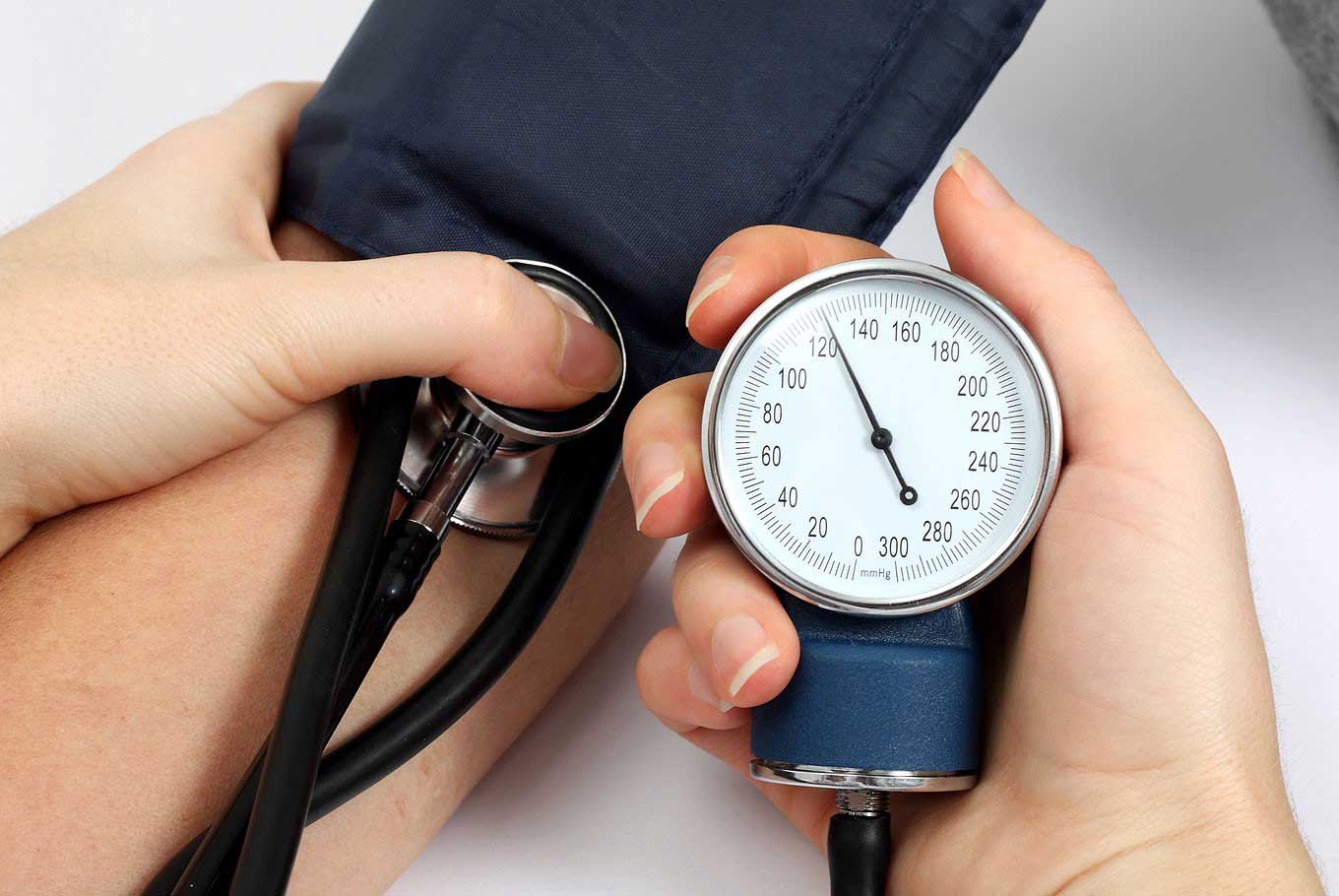 symptoms of high blood pressure